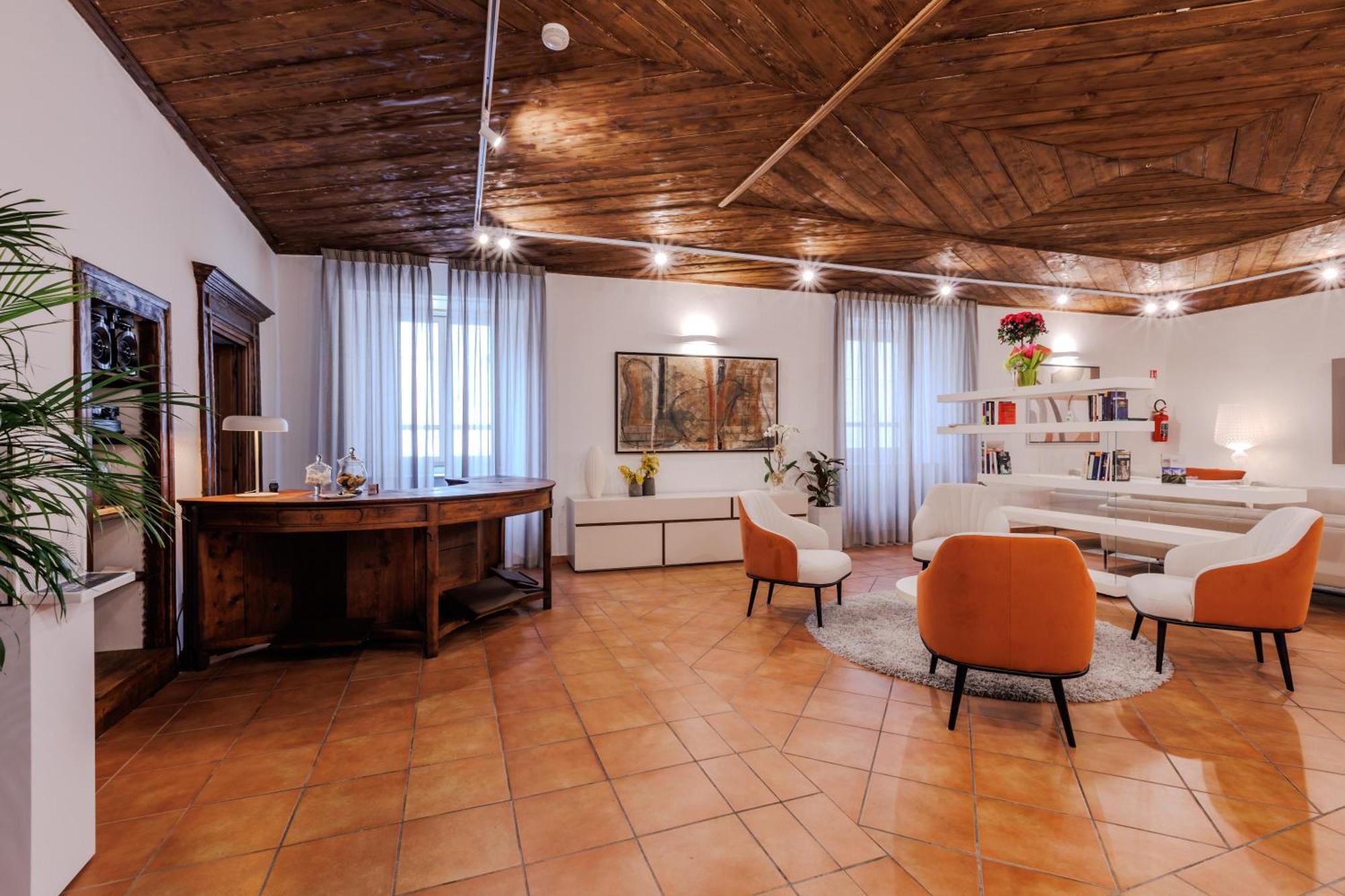 מלון אניונה Palazzo Della Citta מראה חיצוני תמונה